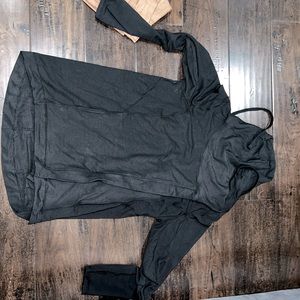 Lululemon women sweater size 10